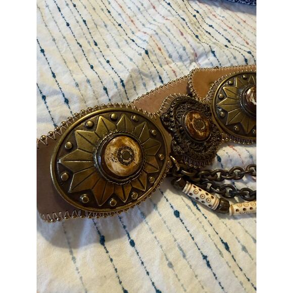 VTG Streets Ahead Brass Carved Bone Leather Belt XS Chain Whimsy Boho Fairy
